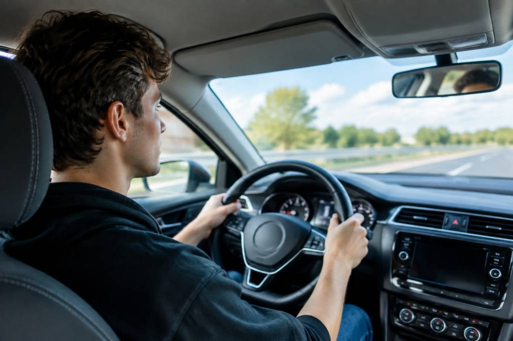 Malus jeune conducteur : quelles solutions pour réduire sa facture automobile ?